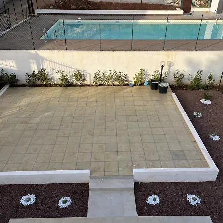 Ale Villa Altavilla Milicia